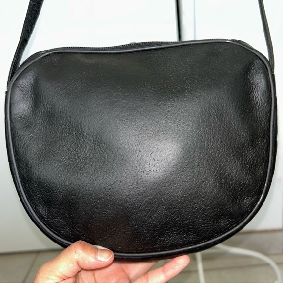 Fendi Vintage Black Leather Crossbody Bag - Picture 16 of 16